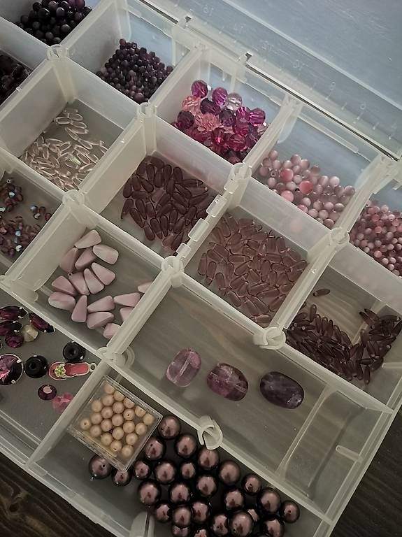 Perle (finte): Perlen Box Violett – Usato da Rothenburg venduto da Priska_70 2
