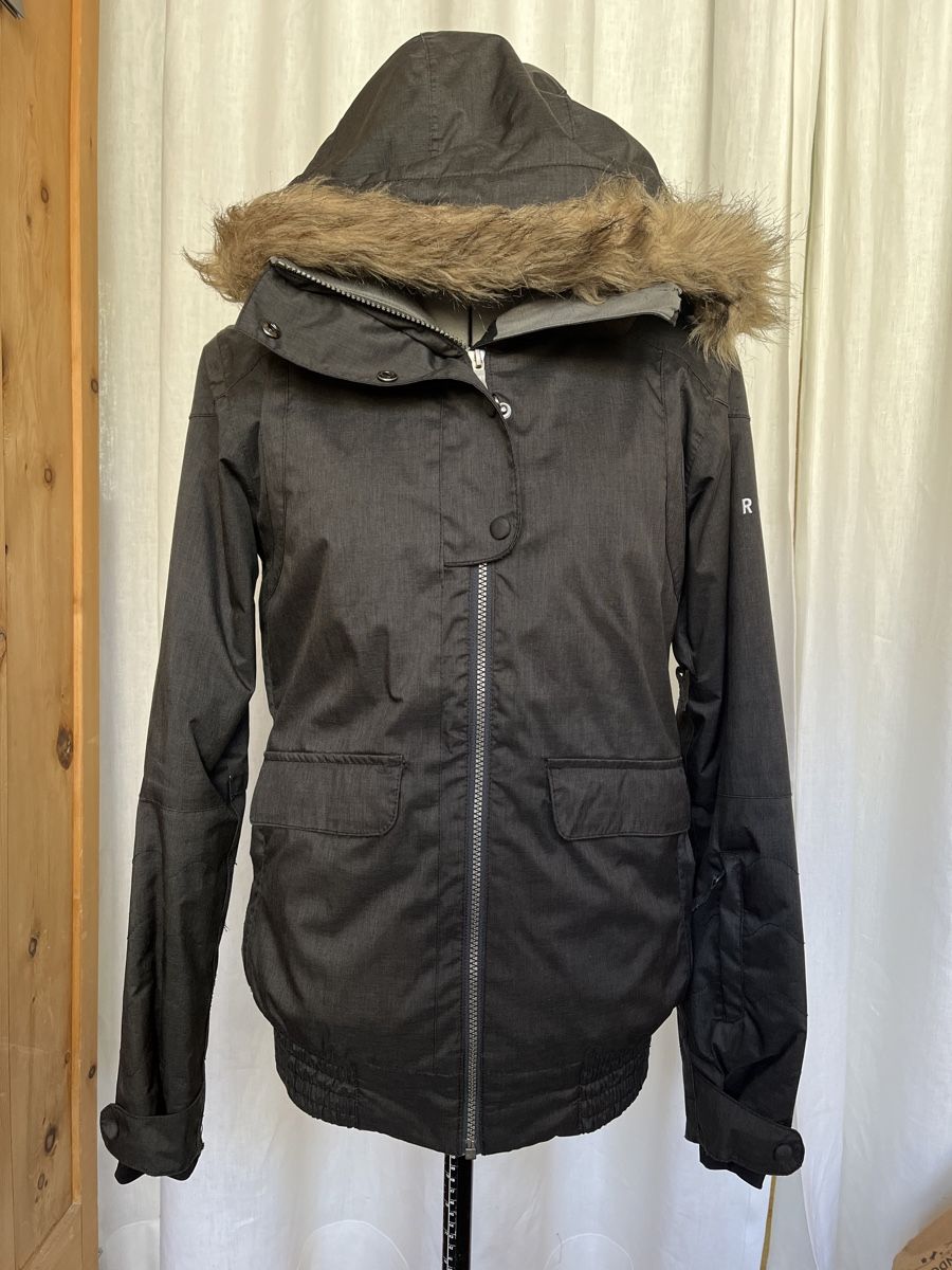 Roxy Jacken & Mäntel: Skijacke Roxy – Gebraucht aus Bever von anj_8lxr