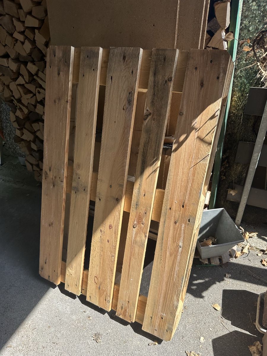 Pallets: Europalette EPAL, vielseitig einsetzbar – Usato da Schenkon venduto da Charlottenstrasse1