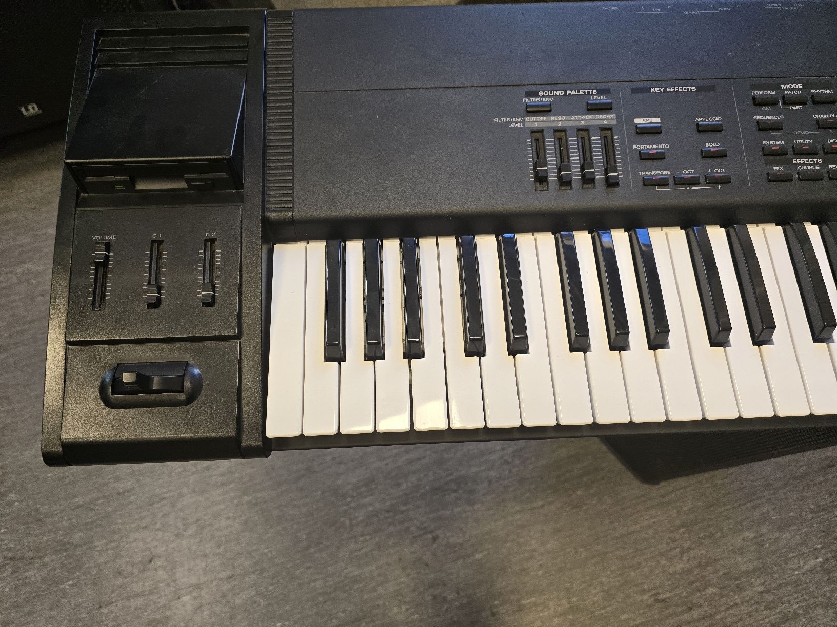 Roland Musikinstrumente: Roland XP-80 Music Workstatio Defect – Defekt aus Zürich von Roy-Events-Zurich 2