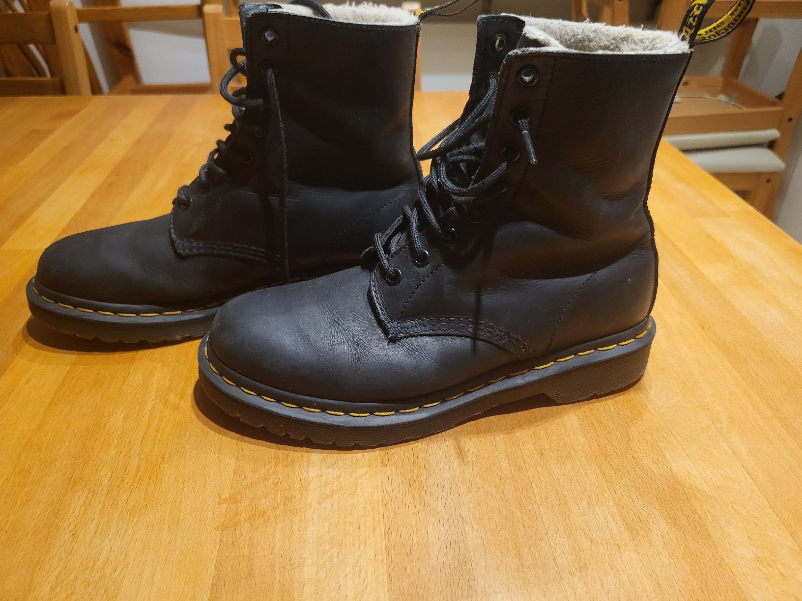 Scarpe da donna: Dr. Martens Winter-Stiefel Grösse 39 – Usato da Zunzgen venduto da tir_2gh6 2