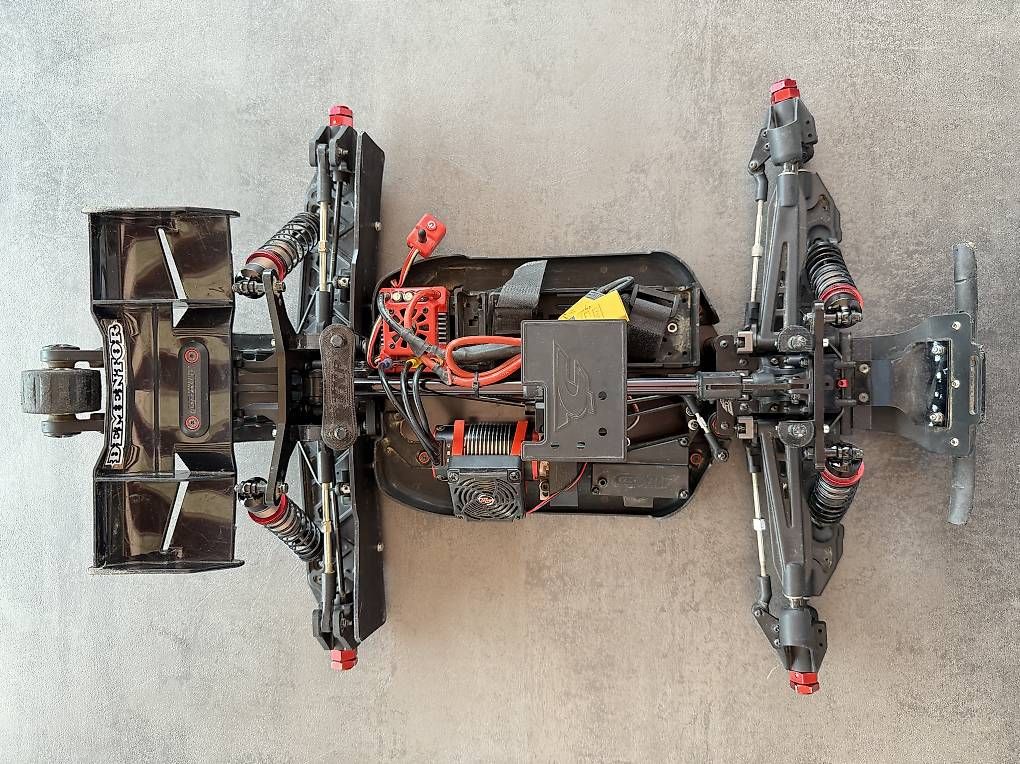 Modellismo RC: Team Corally Dementor 6s V2 1/8 Rc Auto – Usato da Frenkendorf venduto da JTR-Rc 1