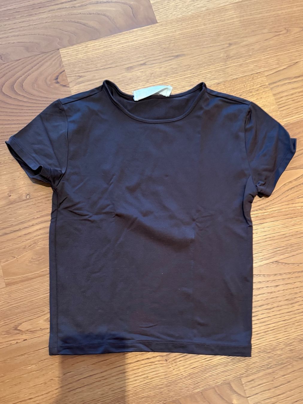 Stradivarius T-shirt: Figurbetontes T-Shirt – Usato da Sissach venduto da laura.x4