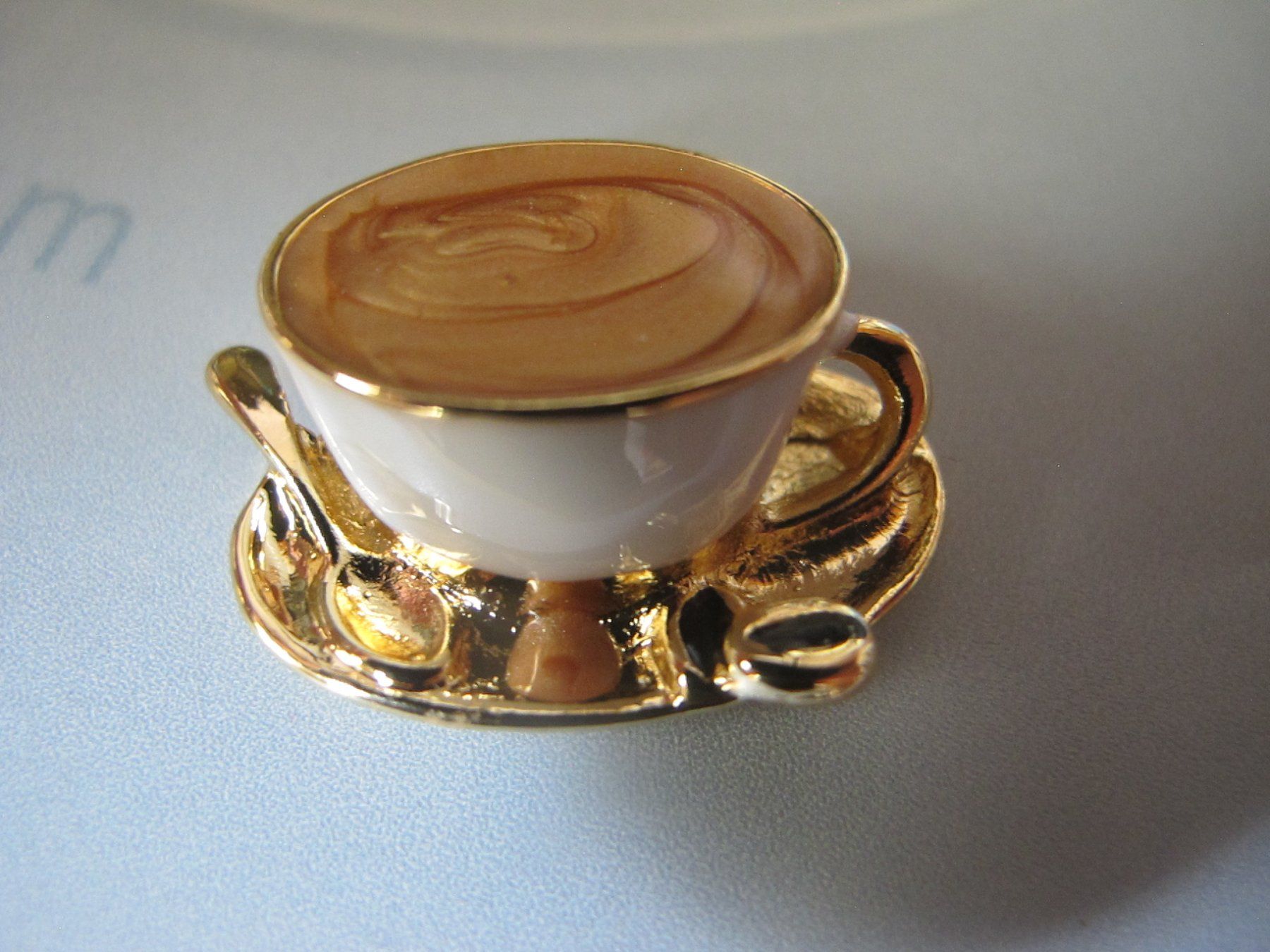 Spille & Fermagli: Goldige Kaffee Tasse Brosche,neu, ein Hingucker! – Nuovo (secondo la descrizione) da Löhningen venduto da Chimae67