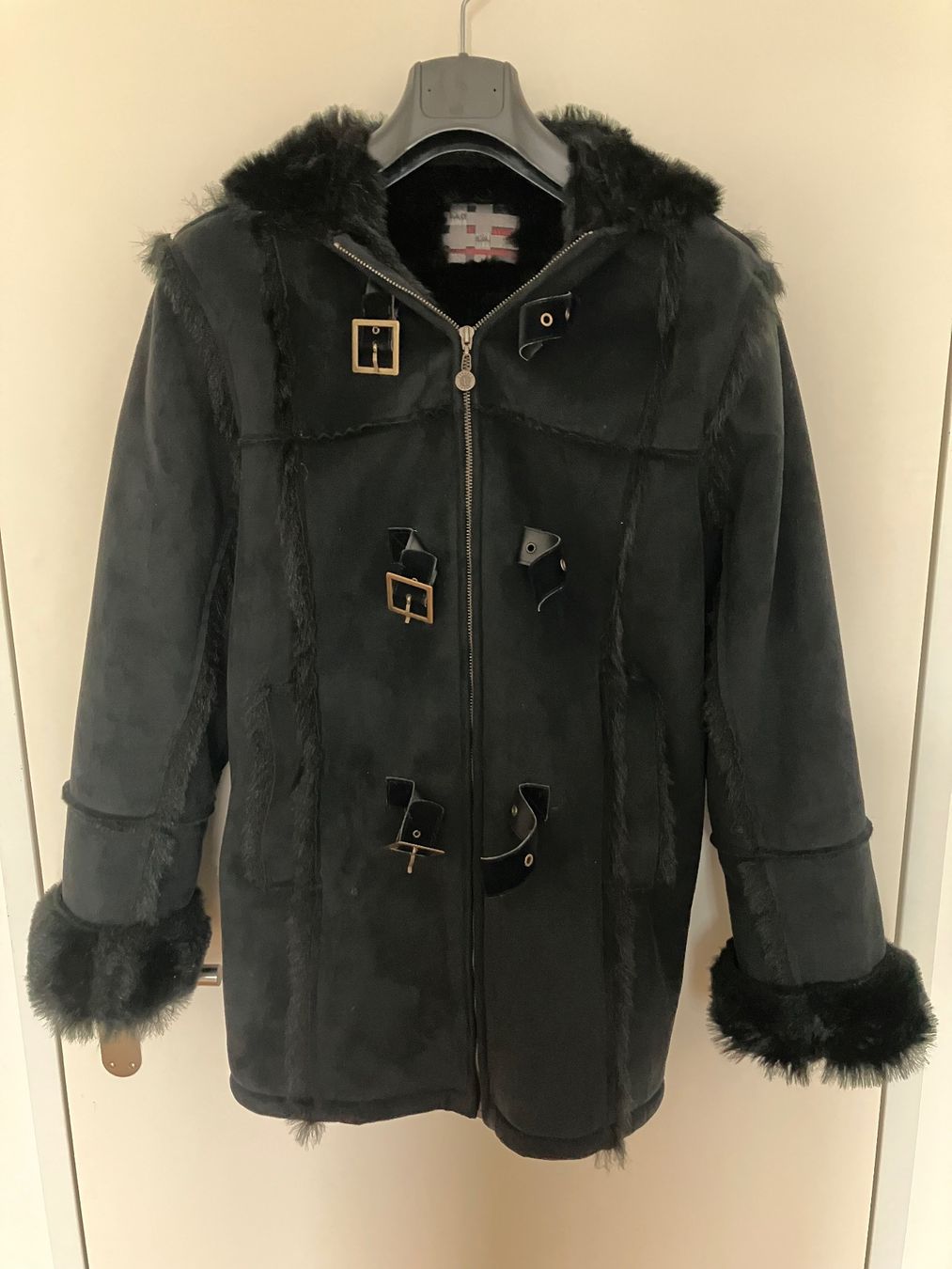 Versace Cappotti: Versace Mantel Grösse 170 – Usato da Zürich venduto da Kue_Zuerich 1