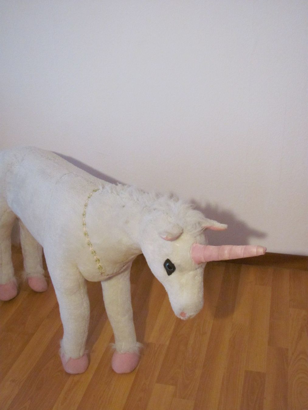 Giocattoli: Grosses Plüsch Einhorn, ca. 1m lang, – Usato da Gümligen venduto da Fantapanda 1