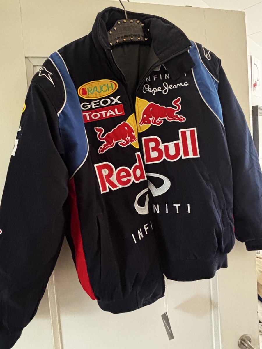 Jacken: F1 Red Bull Jacke Grösse M – Neu (gemäss Beschreibung) aus Zürich von lol_ltz7