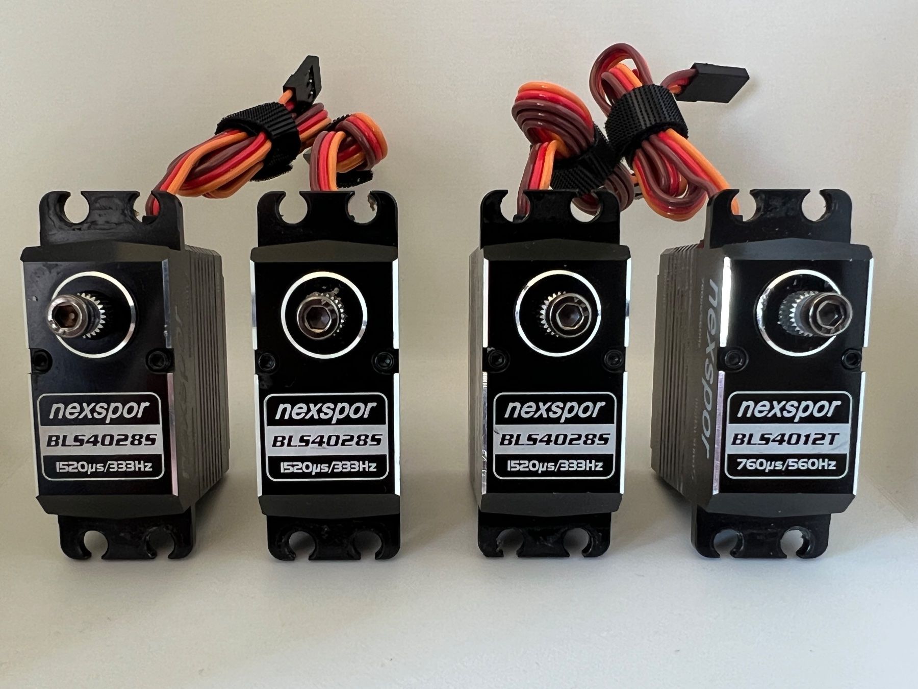 Modellismo RC: Nexspor Heli HV Servoset – Usato da Uttigen venduto da sonorsonic