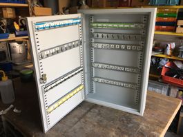 Armoire à clés 100 crochets gris clair aluminium 550x380x...