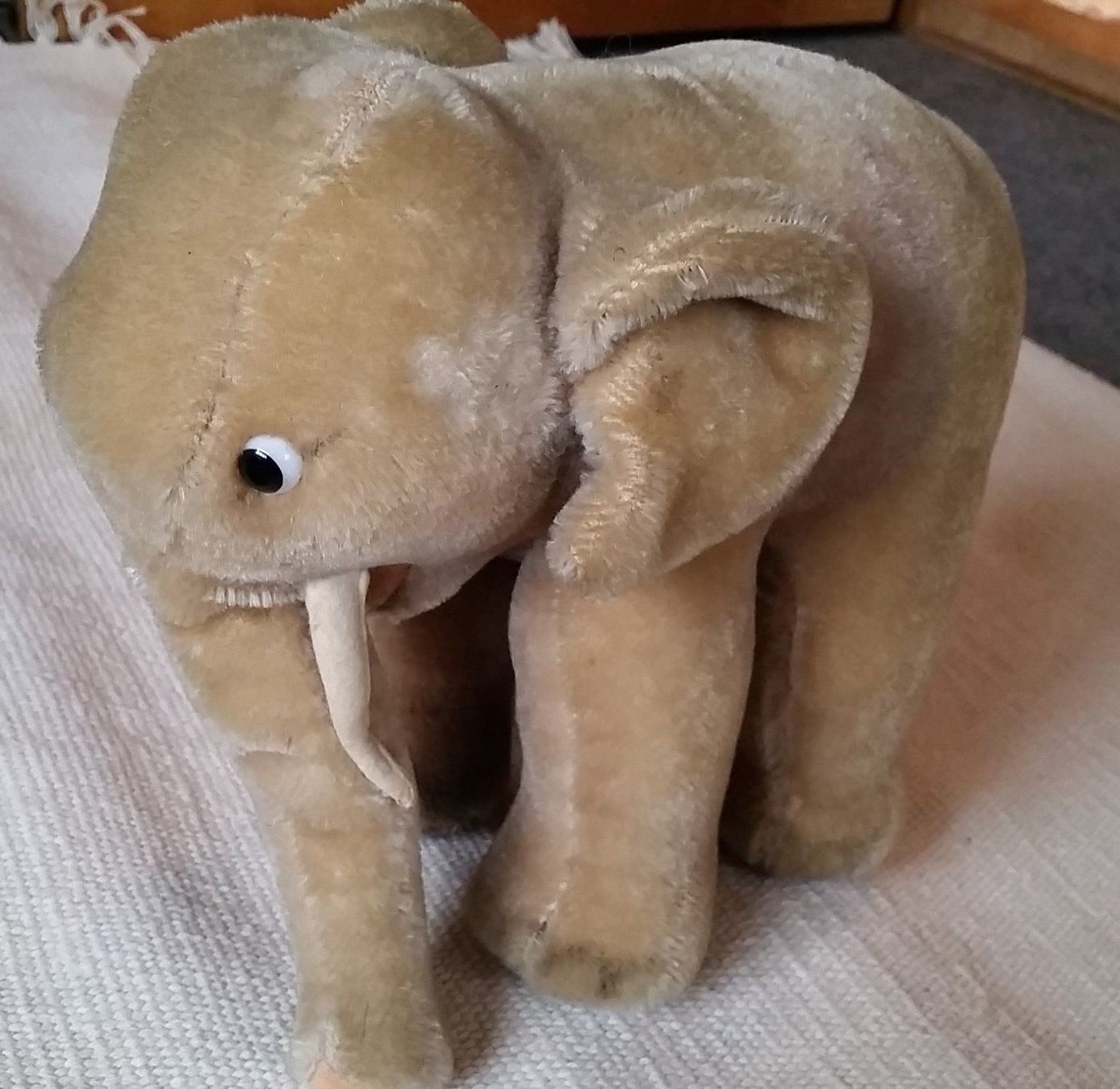 Steiff Giocattoli: Steiff Elefant antik, 23cm – Usato da Herrliberg venduto da AlexandraBopp 2