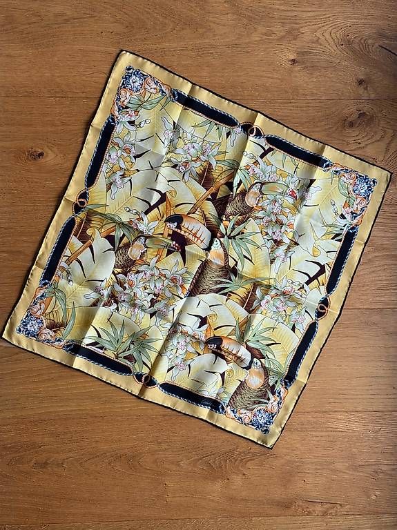 Foulard & Sciarpe: 10 Vintage Foulards – Usato da Bachenbülach venduto da photomoments 4