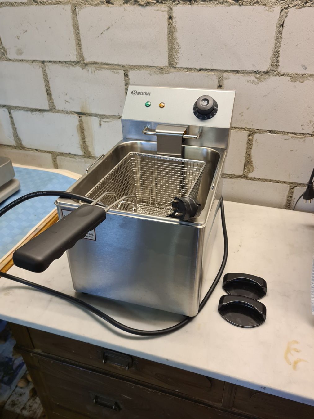 Bartscher Appareils de cuisine: Bartscher Fritteuse "SNACK 3" – D'occasion à Malters par adr_8htr 3