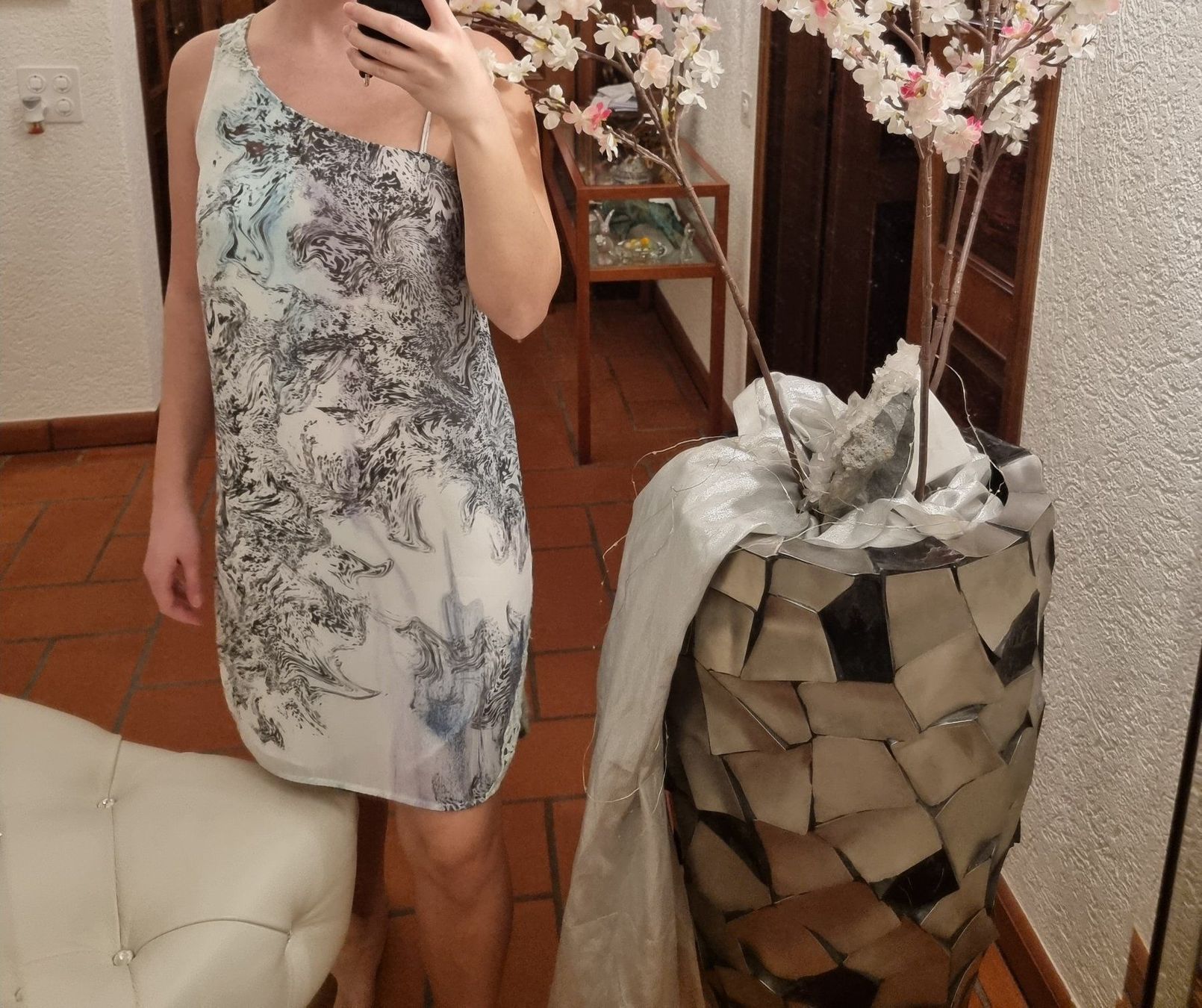 Guess Vestiti: Guess Kleid - keine Versandkosten – Usato da Zunzgen venduto da ang_x2cl