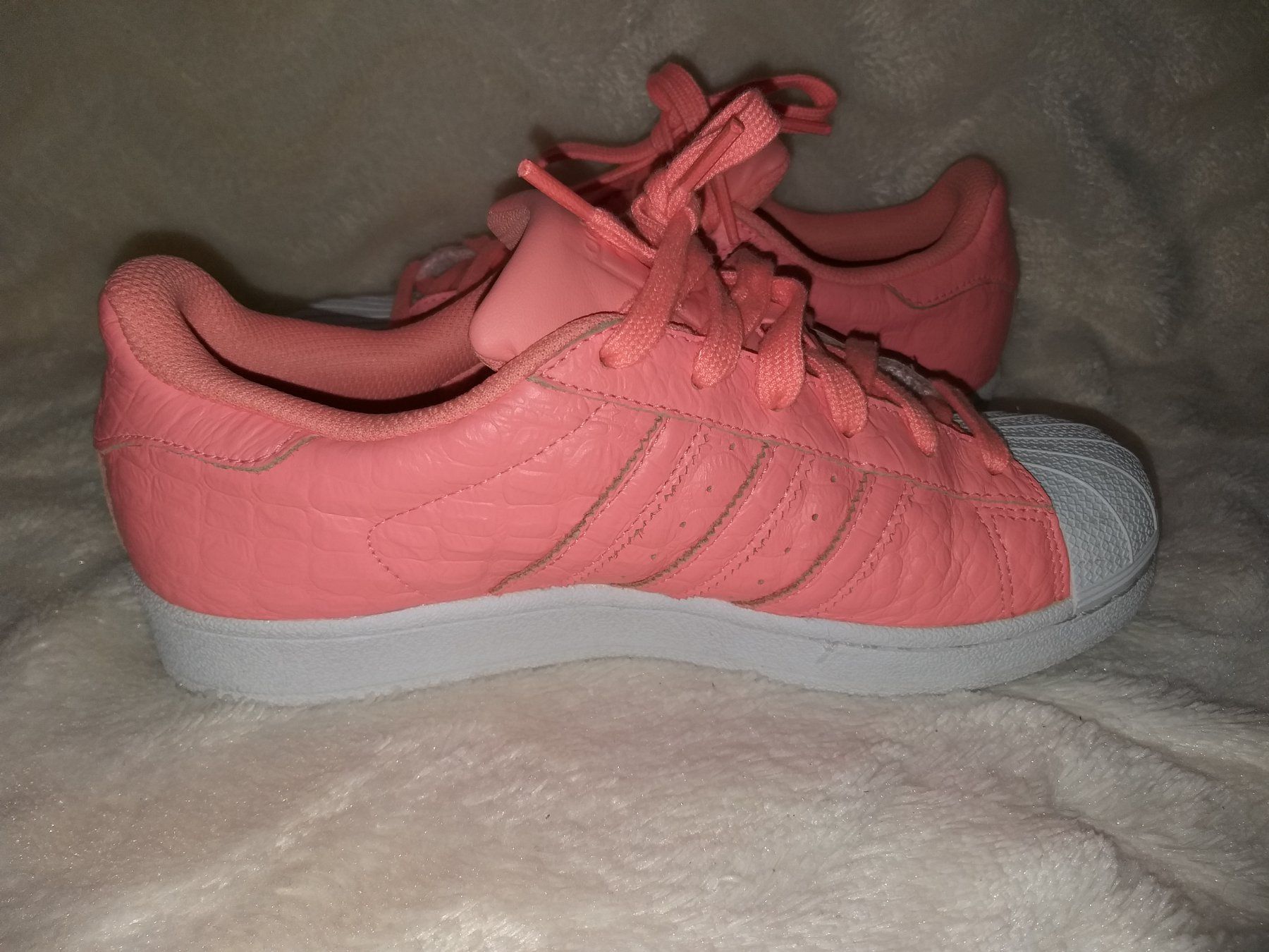 Adidas Scarpe da donna: Chaussures / Schuhe ADIDAS    Pointure / Nummer 38 2/3 – Usato da Cossonay-ville venduto da Super-Price-Quality 3