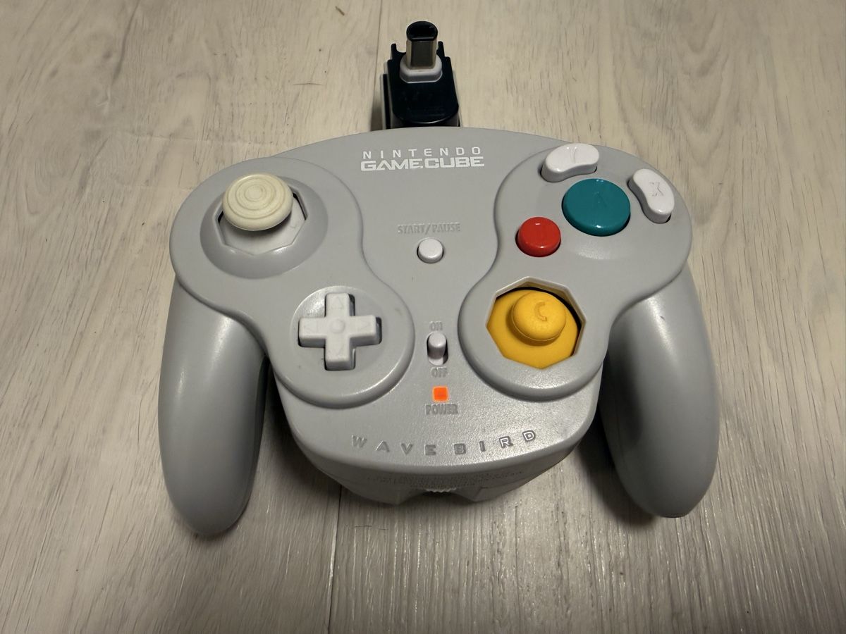 Nintendo Manettes: Nintendo GameCube WaveBird Controller + Original Empfänger  – D'occasion à Unterengstringen par Birchermuesli63 3