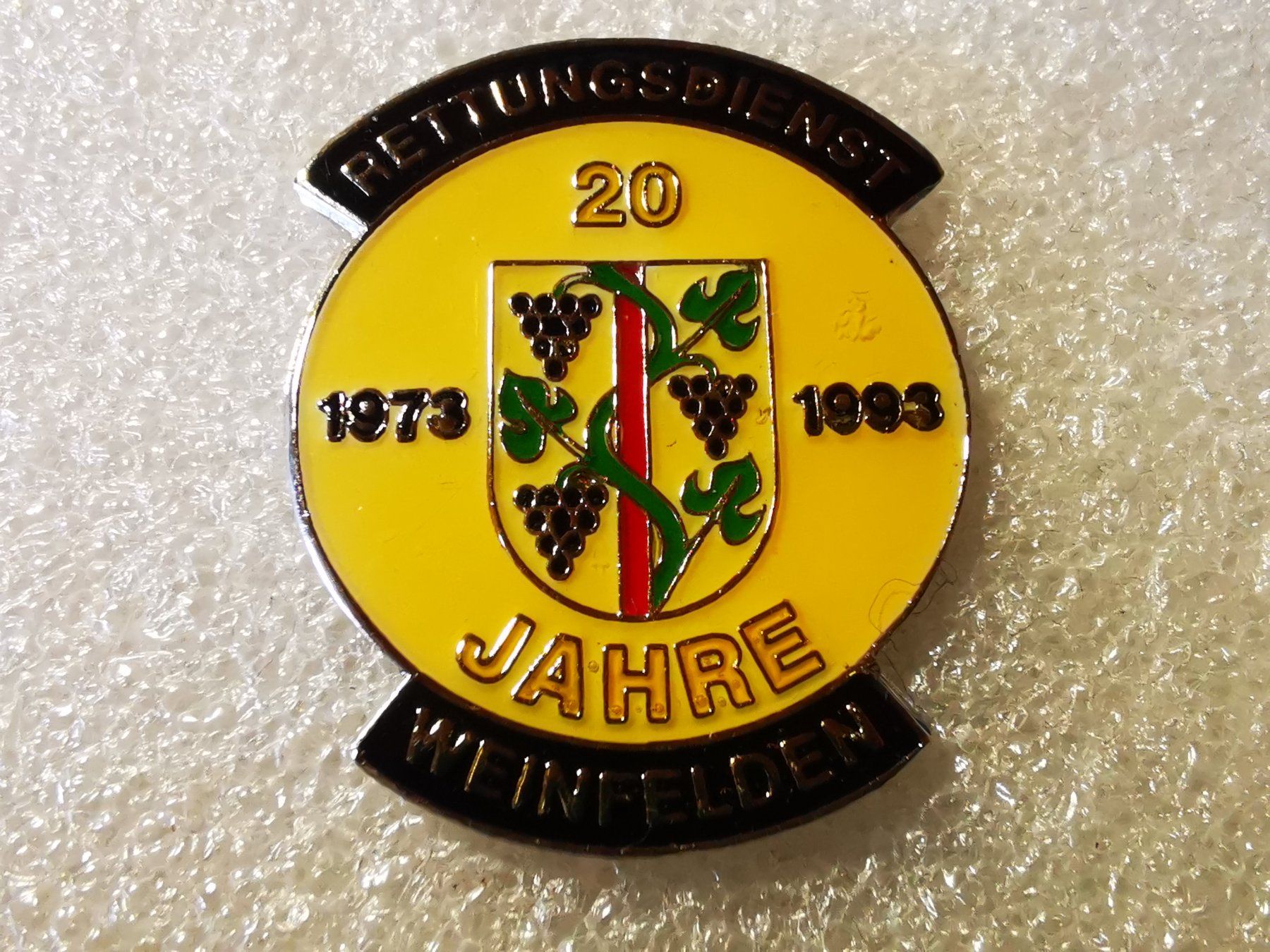 Placchette & Badge: Ansteckpin 140: – Usato da Oppligen venduto da Pin-Fall-Shop