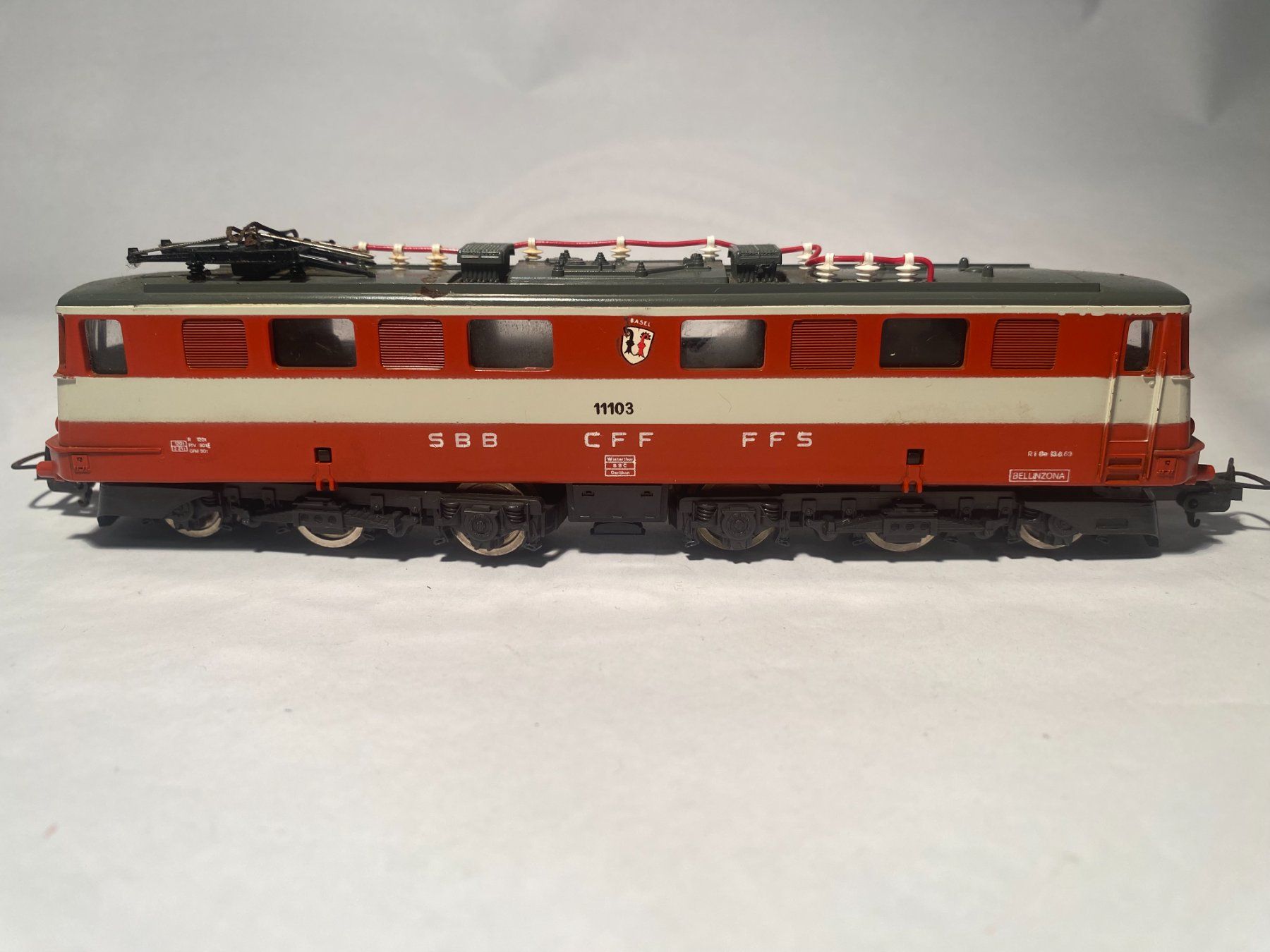 Lima Modellini di ferrovie: LIMA E-Lok Ae 6/6 Basel Orange/Weiss SBB, DC Analog – Usato da Buchrain venduto da Modellbahn11 1