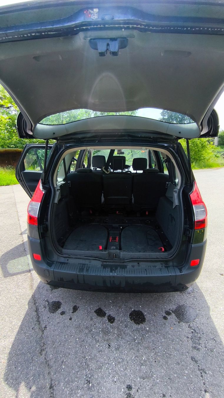 Renault Automobili: Renault Scenic 7 places. 31.03.2026 – Usato da BULLE venduto da tia_98d5 7