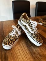 Vans mit Leo-Print, Grösse 36.5, neuwertig