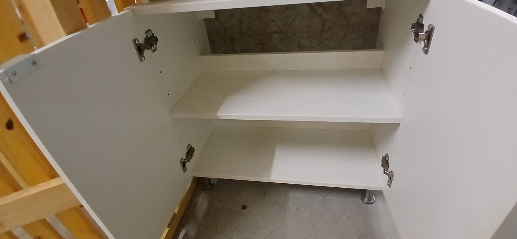 Badezimmermöbel: Waschbeckenunterschrank – Gebraucht aus Bülach von mar_2q58 1