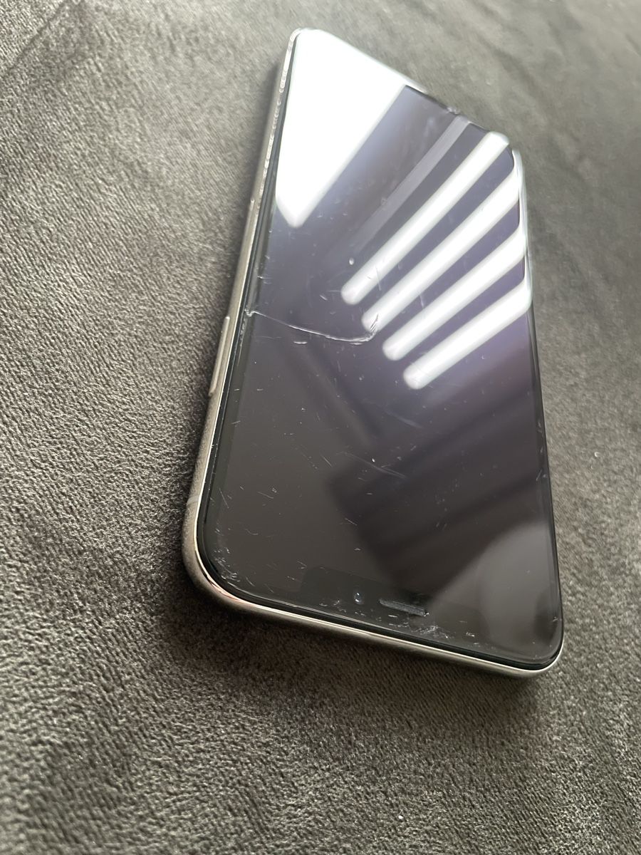 Apple Telefoni cellulari / Smartphones: Iphone X 64GB weiß - gebrauchter Zustand – Usato da Hitzkirch venduto da DM_7 5