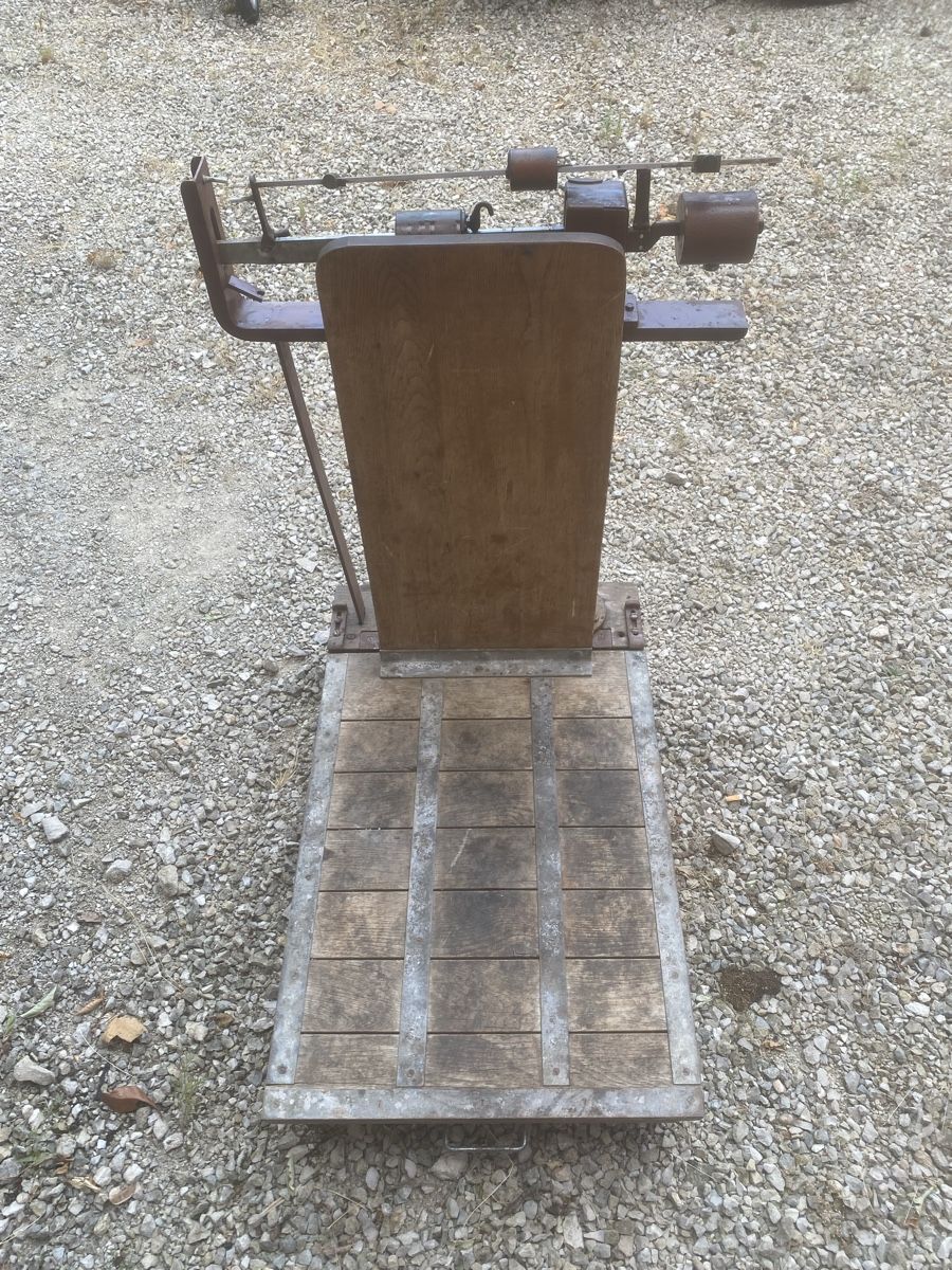Balances et poids: Ancienne balance à grain ou à sac  – D'occasion à Concise par collinet.1426 2