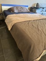 Jugend -Bett 120m x 200m inklusive Nachttisch und Stauschubl