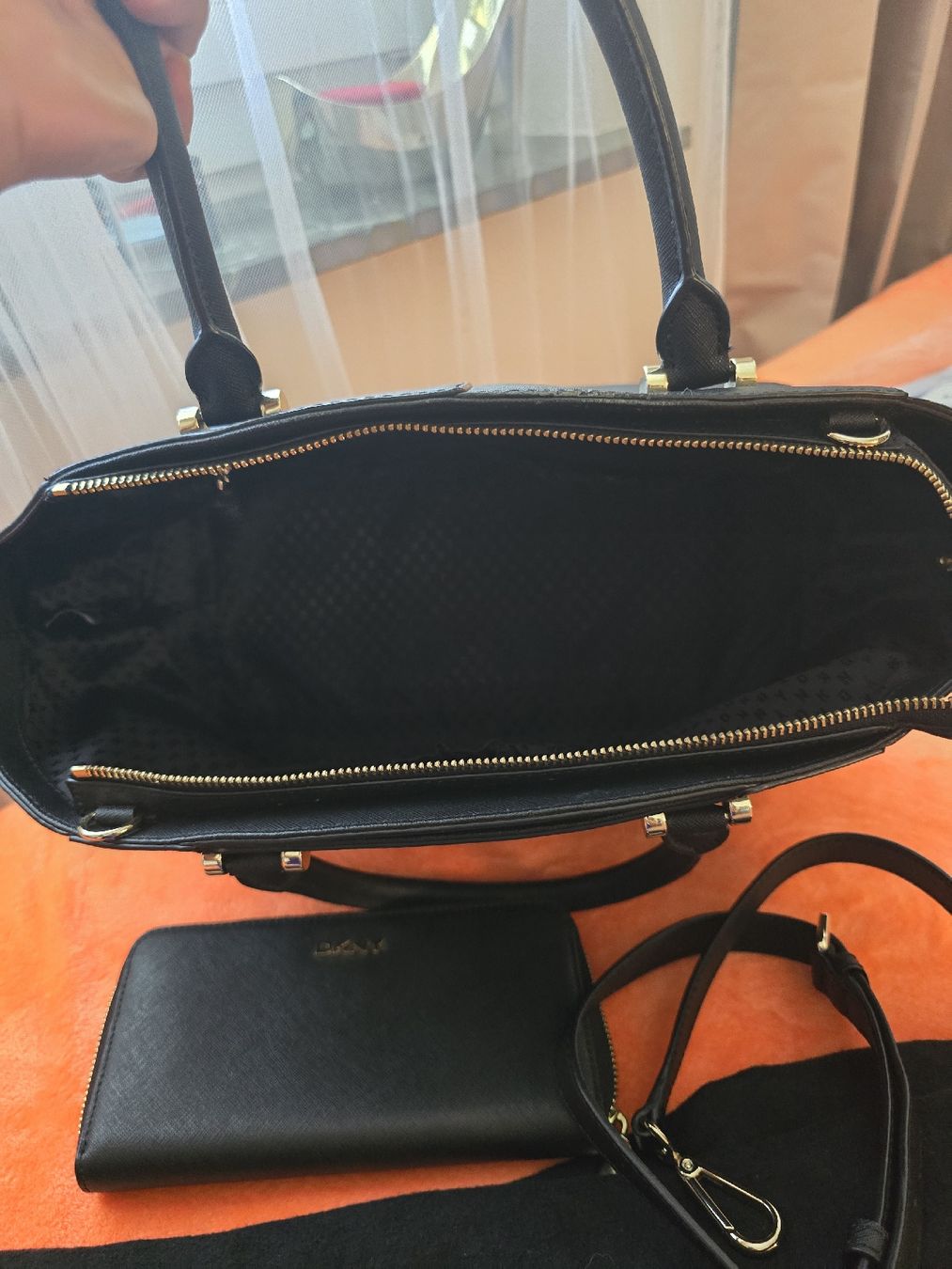 Borse da donna: DKNY Black Leather Handbag and Wallet Set, Pristine! – Usato da Landquart venduto da Pinay_ako 3