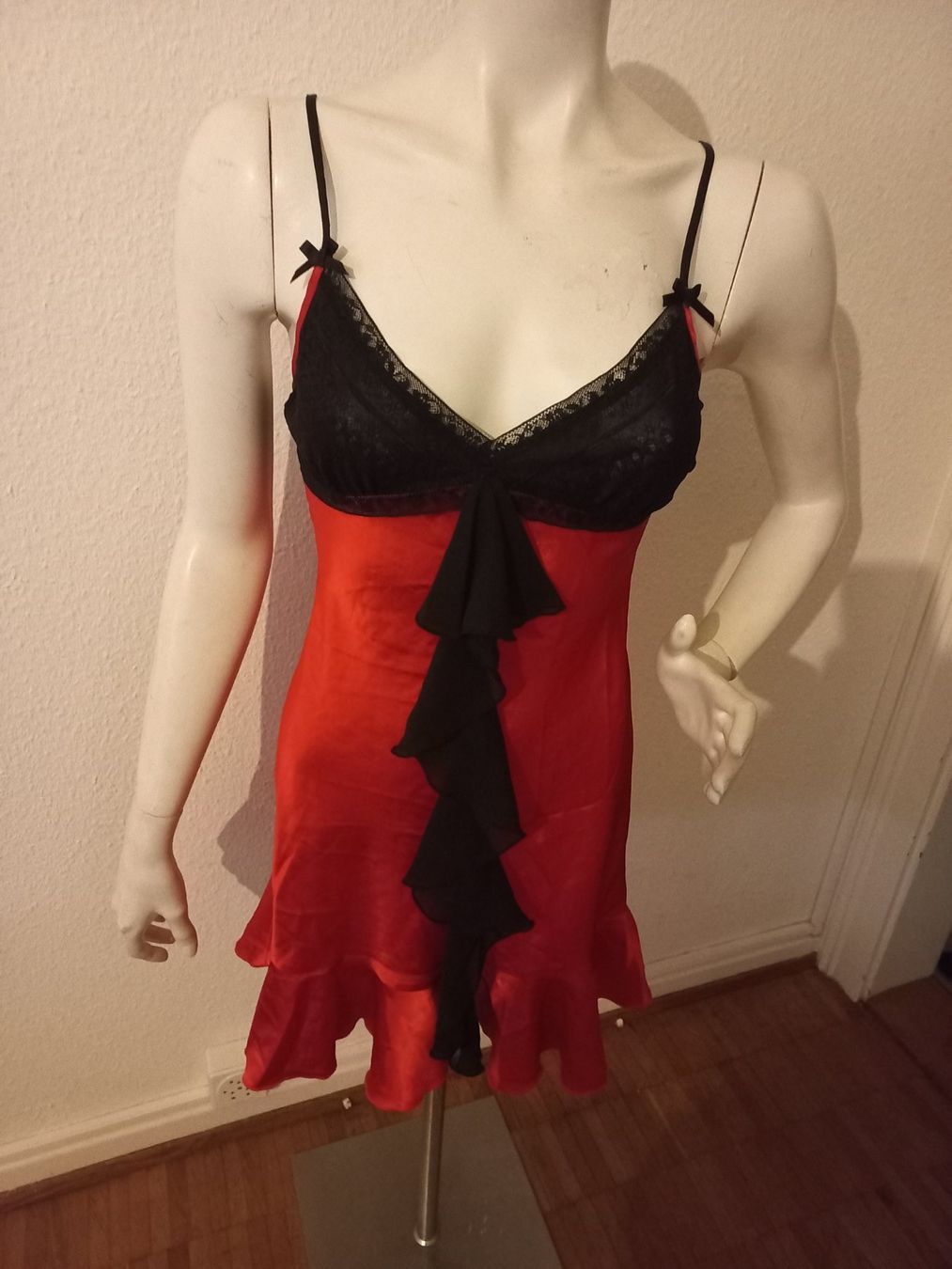 Altra biancheria intima: Nachthemd – Usato da Basel venduto da zaa_7ft5