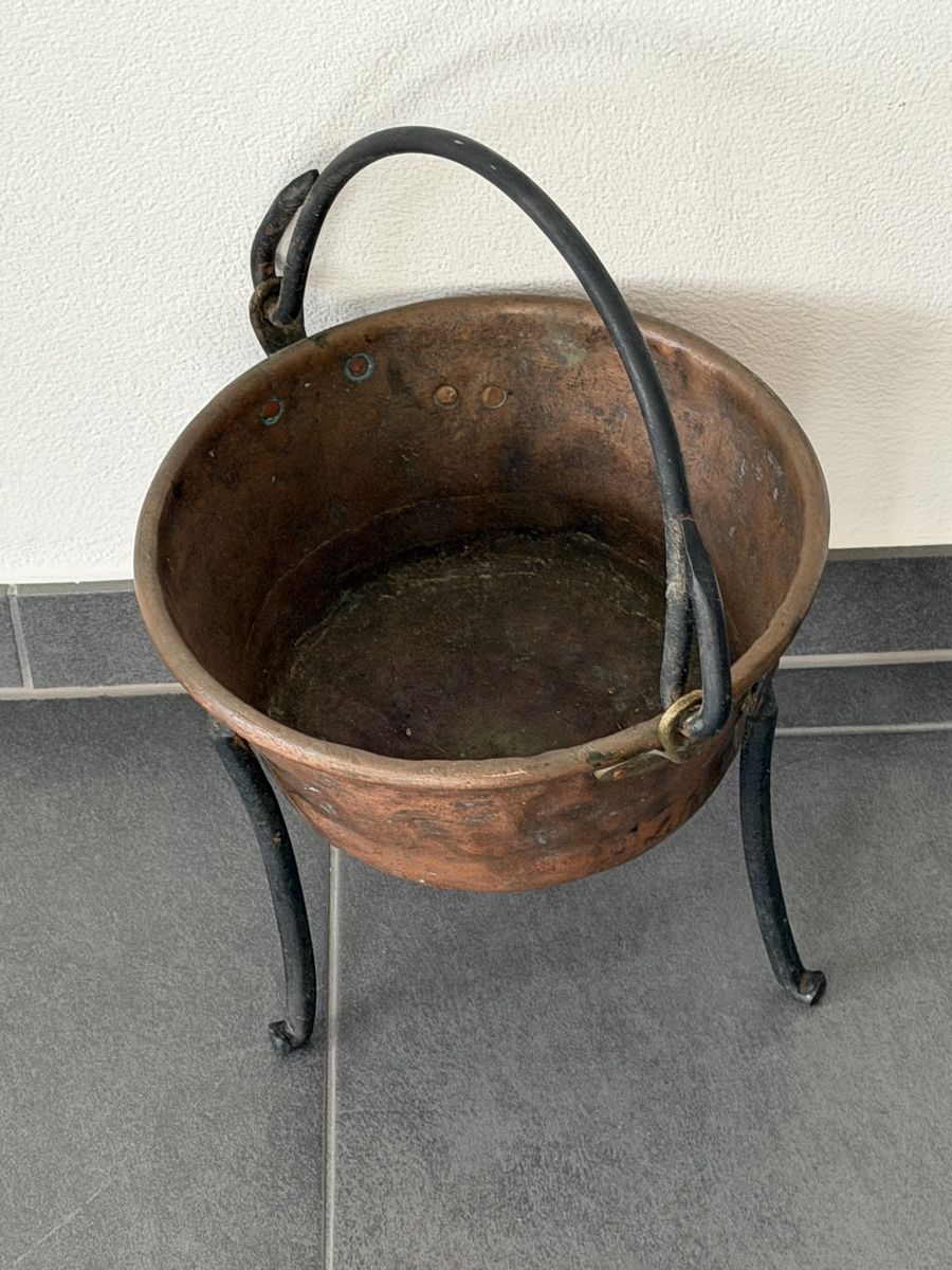 Pentole: Kupfertopf mit schmiedeeisernem Ständer – Usato da Falera venduto da duca73 1