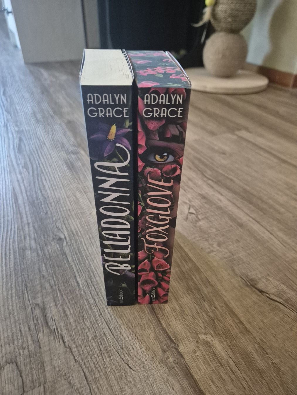 Libri: Belladonna und Foxglove von Adalyn Grace – Nuovo (secondo la descrizione) da Lieli venduto da lun_2vh2 1