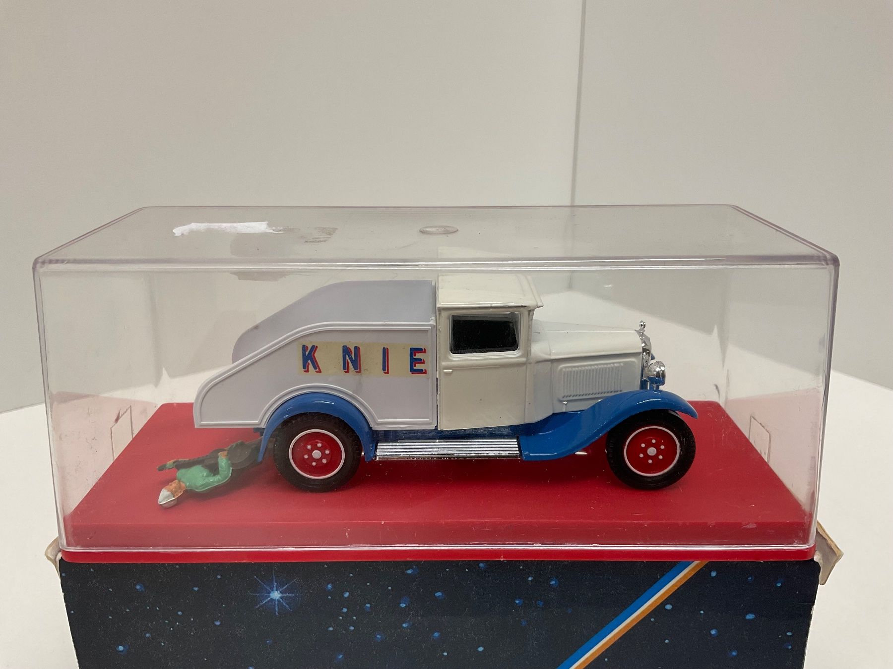 Ford Modellini d'auto: No. 552  Verem, Modellauto, Knie C4 Parade, 1:43, OVP – Usato da Chur venduto da Chur75 2