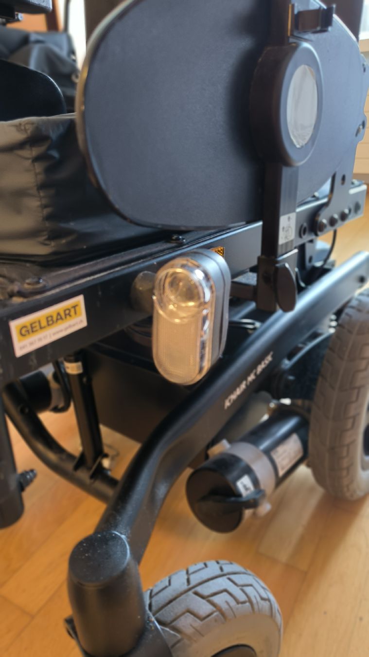 Sedie a rotelle: Meyra iCHAIR MC Basic 1.609 Elektrorollstuhl – Usato da Rudolfstetten venduto da Stoneleather 6