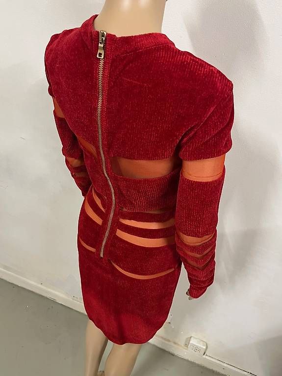 Balmain Vestiti: Robe Balmain rouge taille 36 – Usato da Les Acacias venduto da kim_2dxt 2