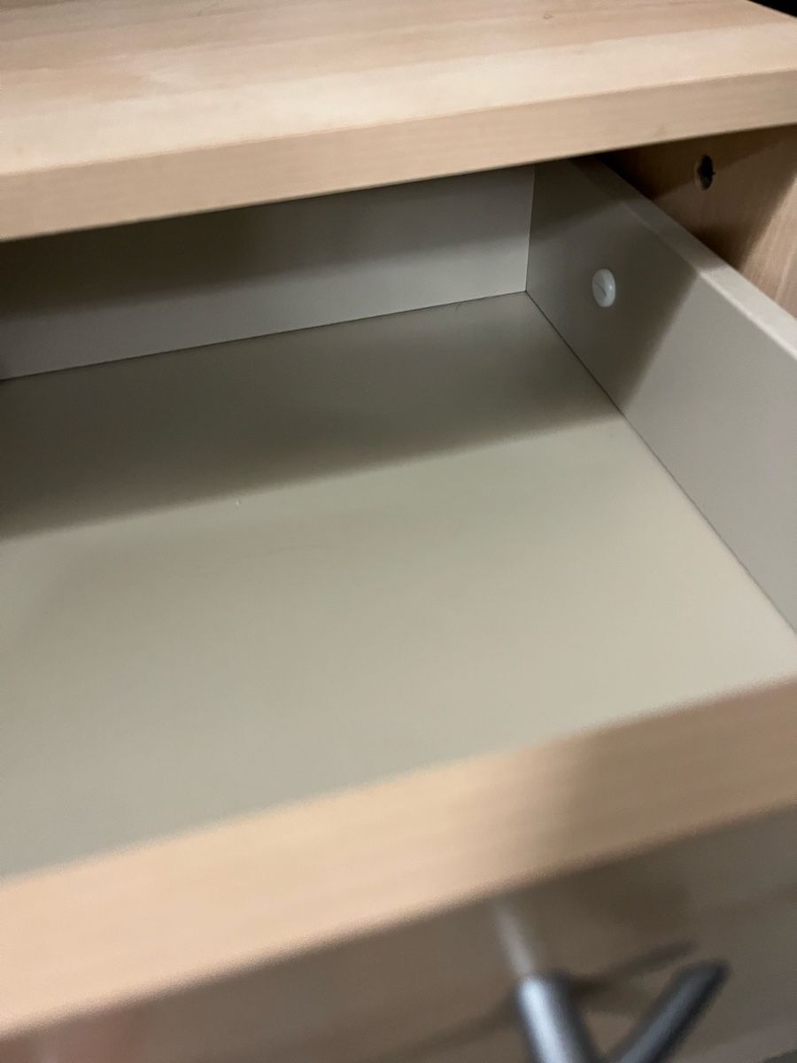 Tables de nuit: Nachttisch, Farbe beige – D'occasion à Boniswil par medixy 1