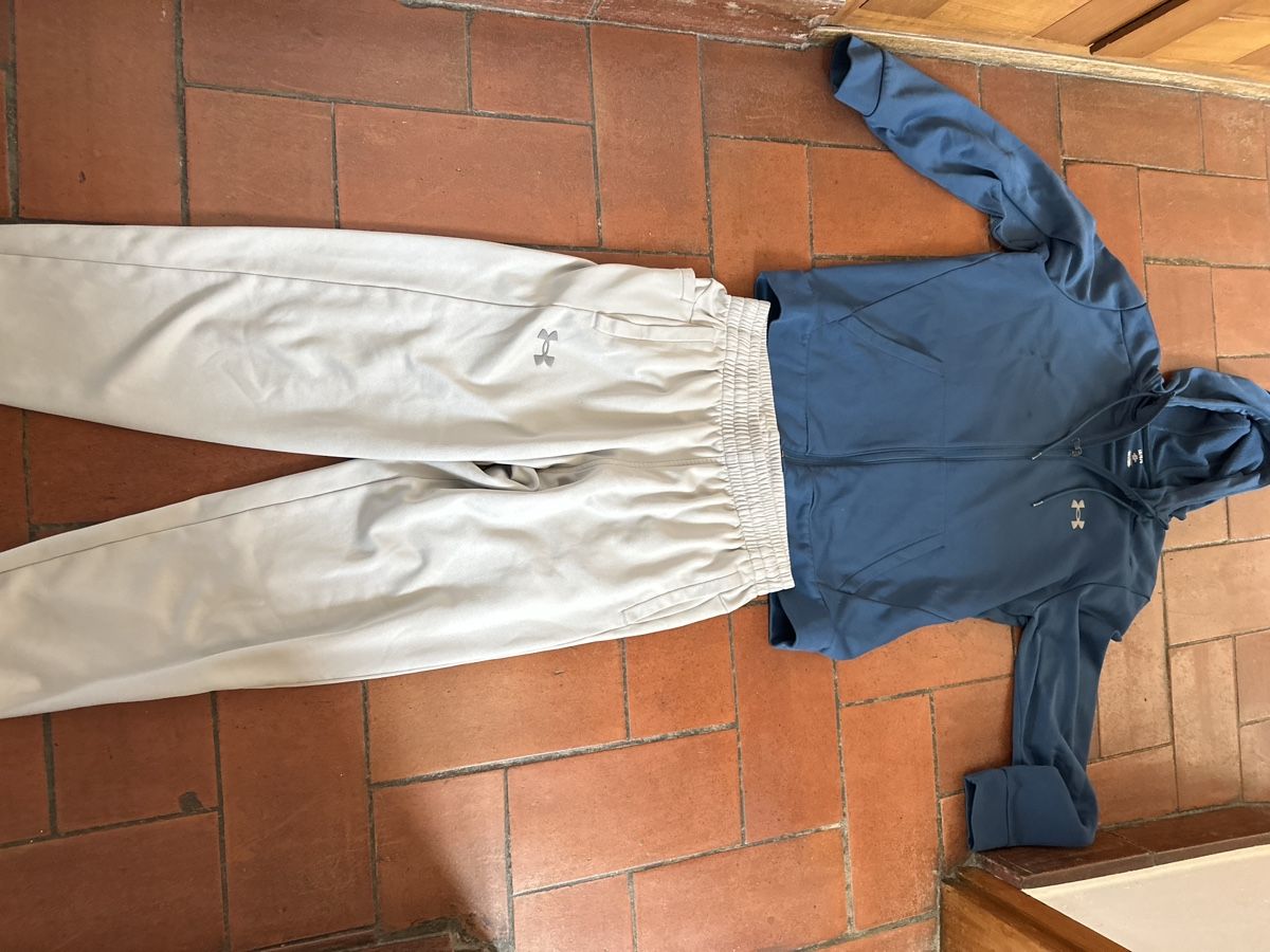Under Armour Lotti di vestiti: Under Armour Set, neuwertig, Grösse L – Nuovo (secondo la descrizione) da Binningen venduto da nicestuff374