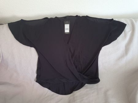 Neues schönes Top von NEW LOOK Cut-out, mit Etikette Neu!