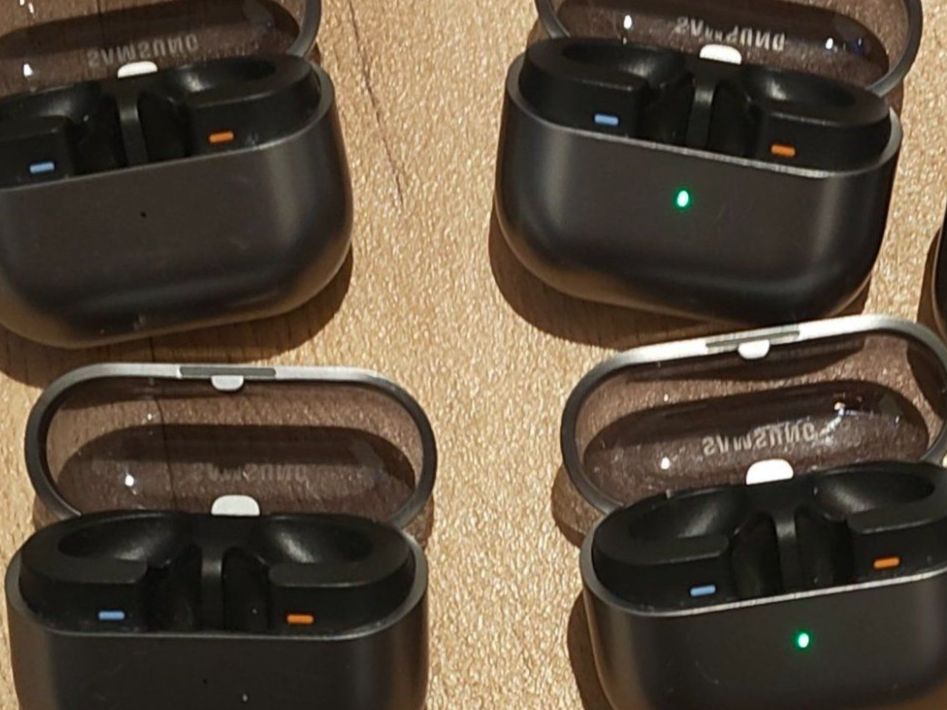 Samsung Kopfhörer: 4x SAMSUNG Galaxy Buds3 Lader – Gebraucht aus Zürich von Yamiyam8 2
