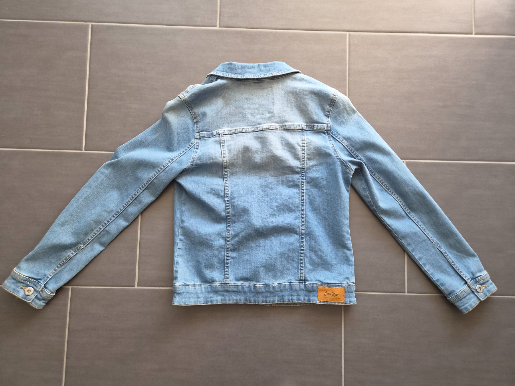C&A Giacche & Cappotti: Jeansjacke Mädchen Grösse 158 – Usato da Bülach venduto da onkyo 2