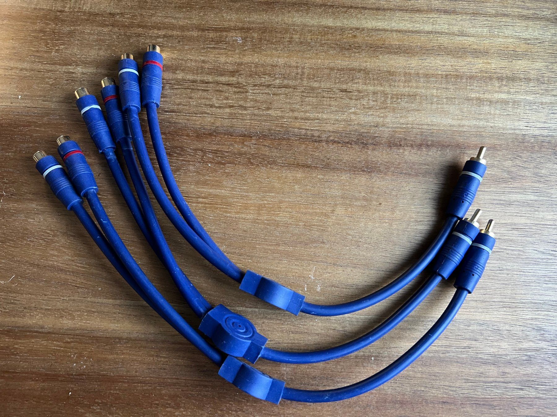 Câbles: Cinch - Kabel, Übergangsstück – D'occasion à Bazenheid par rue_6hcy