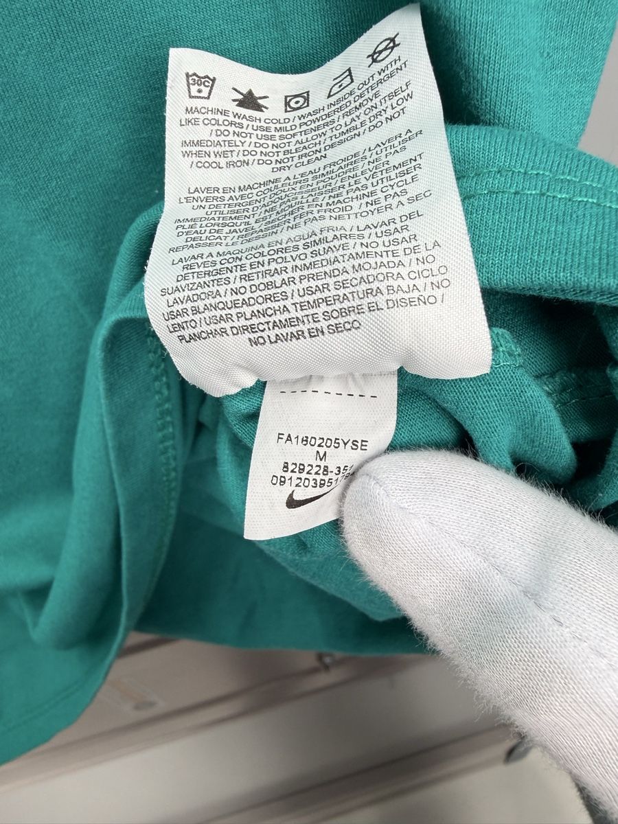 Nike T-shirt: Nike run tee – Usato da Lausanne venduto da Unehistoiredesapes 4