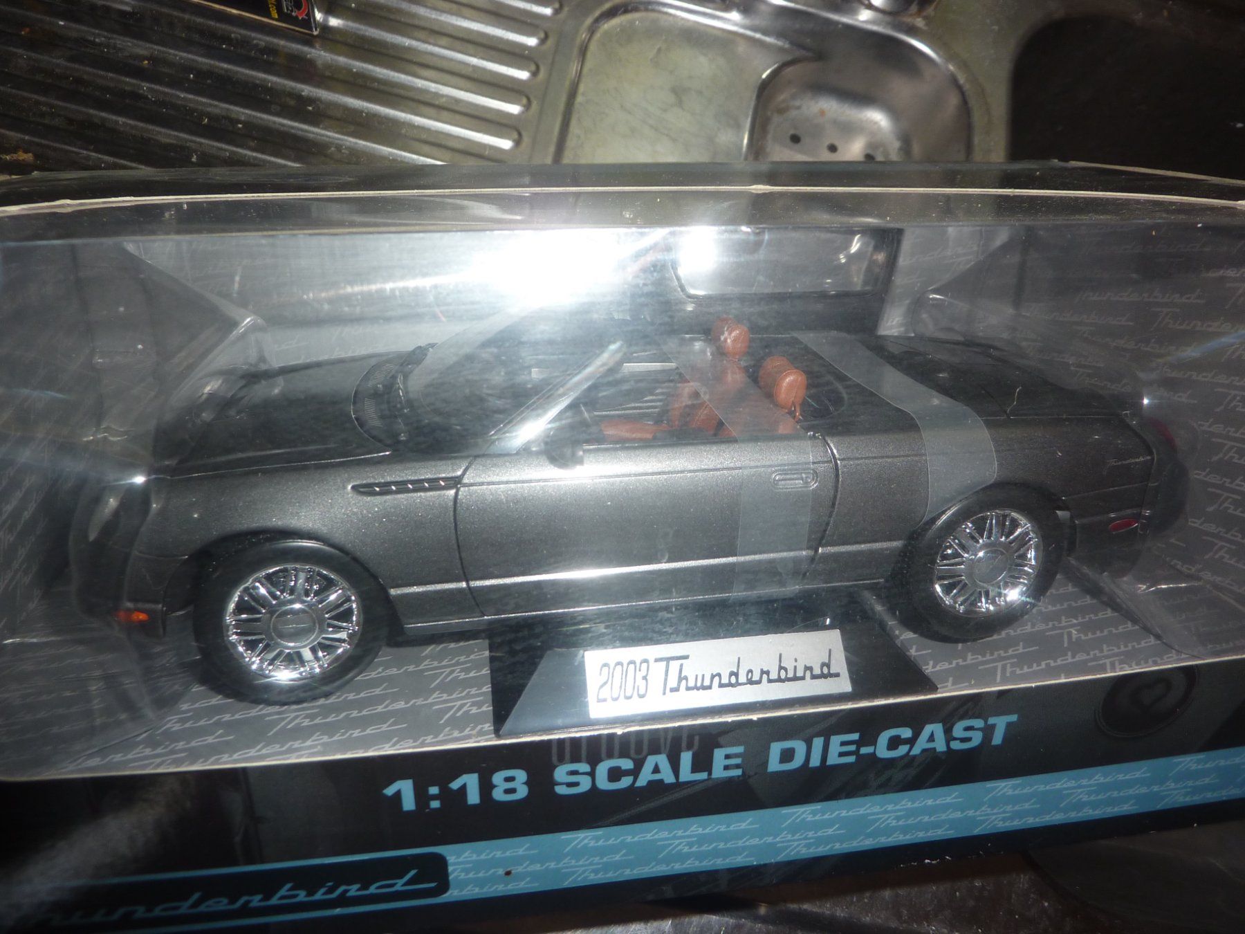 Ford Modellautos: FORD THUNDERBIRD 2003 – Neu und originalverpackt aus Balsthal von bouteliee