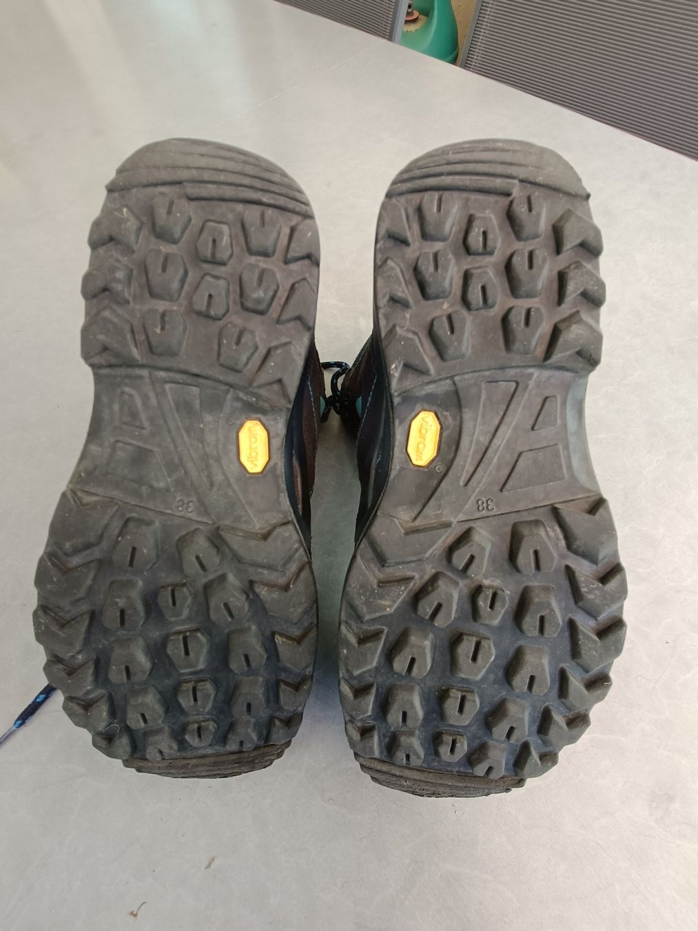 Lowa Scarpe per ragazzi: Wanderschuhe von Lowa Gr. 38 – Usato da Greifensee venduto da Clancy 2