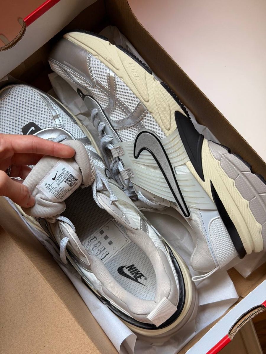 Nike Scarpe da uomo: Nike Sneakers V2K Run   – Nuovo e nell'imballaggio originale da Bern venduto da gos_v7yj 4
