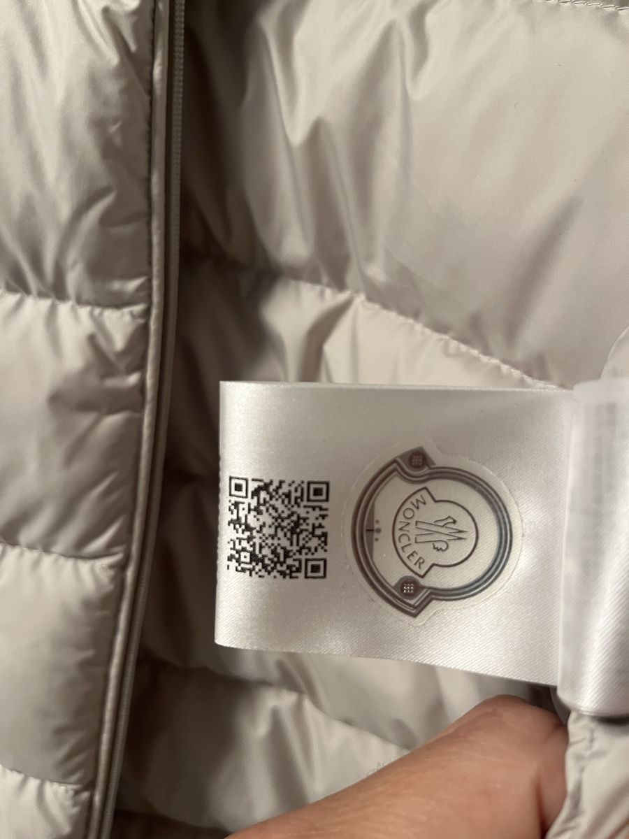 Moncler Gilets: Moncler Daunen Weste Treompan – D'occasion à Gossau SG par DeRiE 7