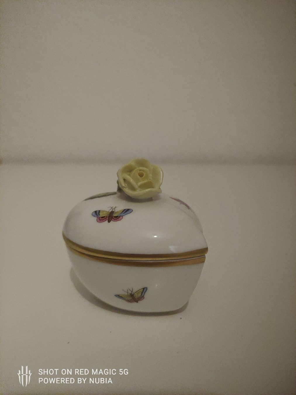 Herend Figuren: herend hungary handpainted kleine blume schatulle – Gebraucht aus neuhausen von vwg_9hjs