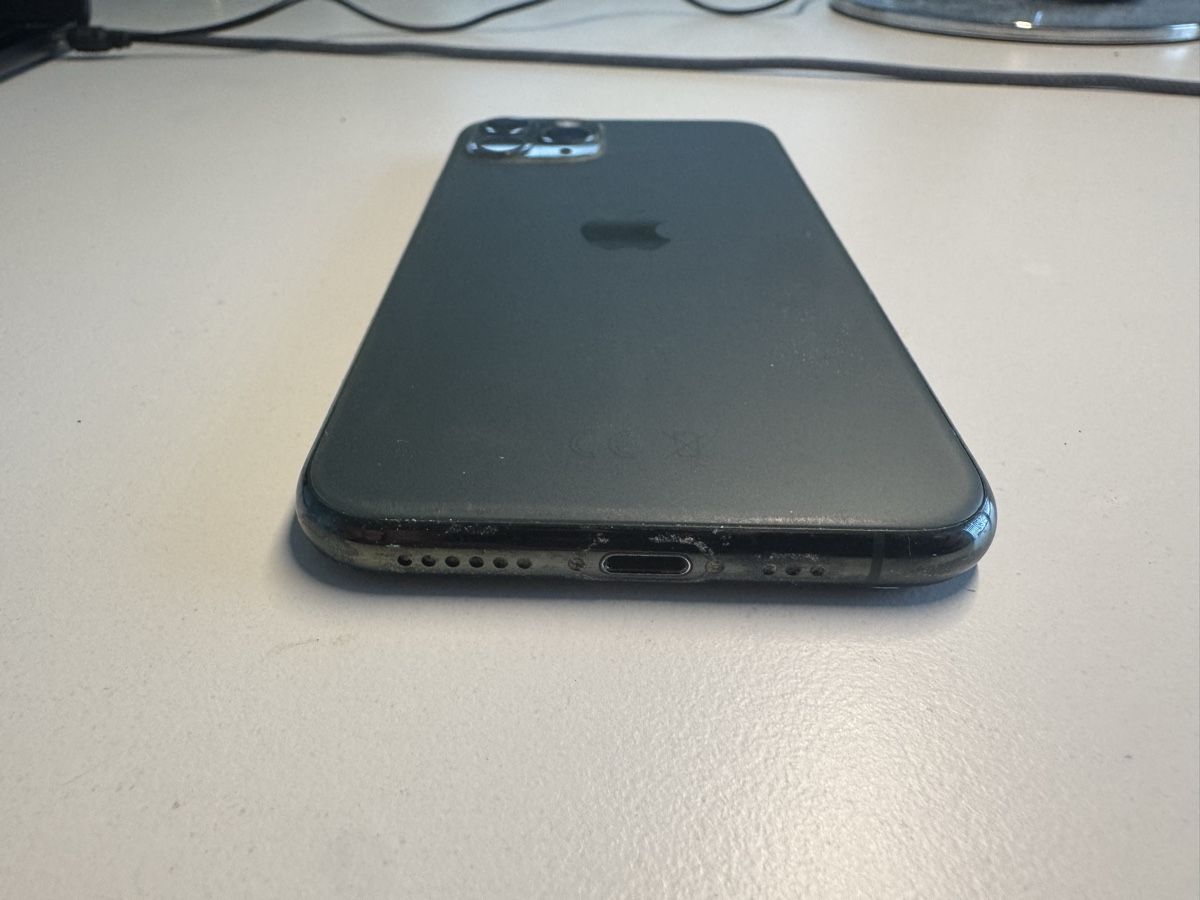 Apple Portables: Iphone 11 Pro – D'occasion à Küssnacht am Rigi par Nako 2