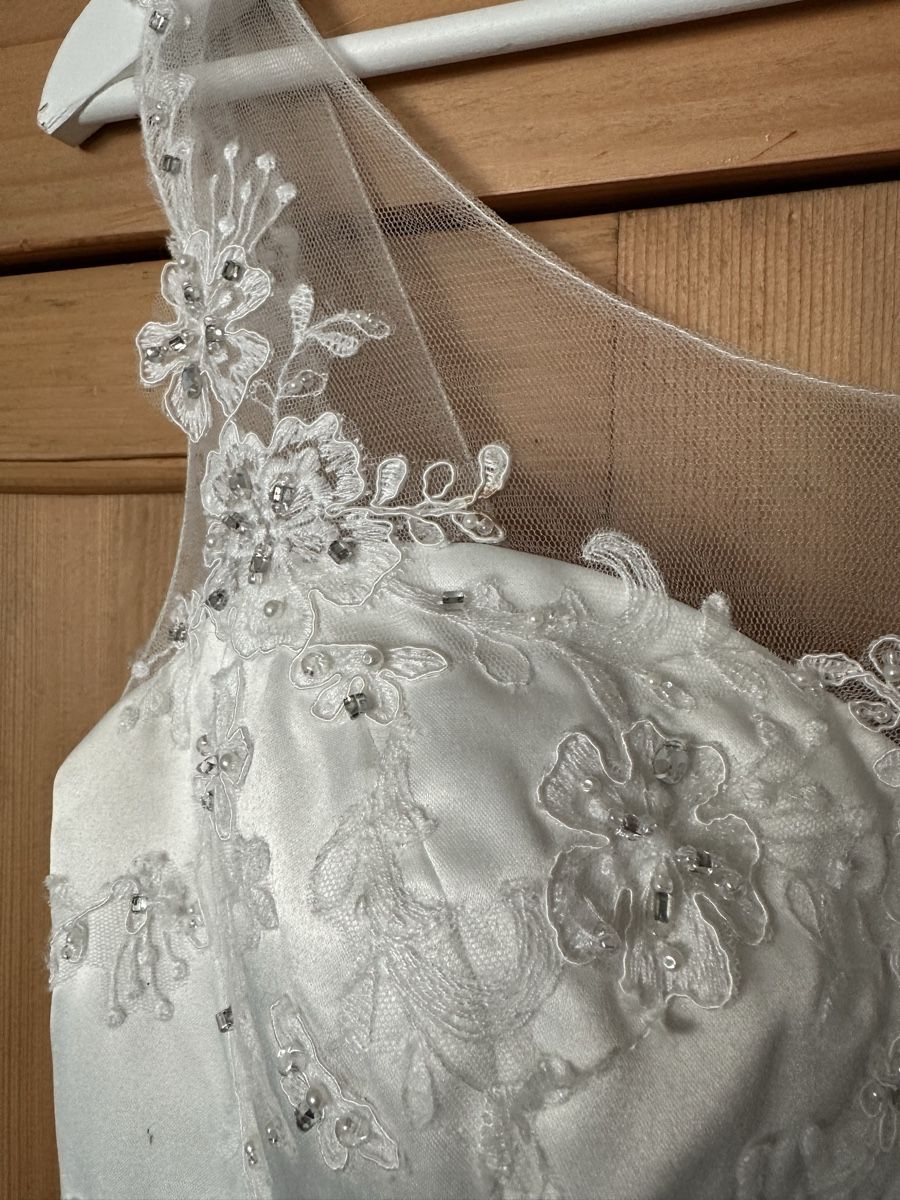 Vestiti: Brautkleid, Grösse 36/38, elegant & leicht! – Difettoso da Orbe venduto da Geneva83 5