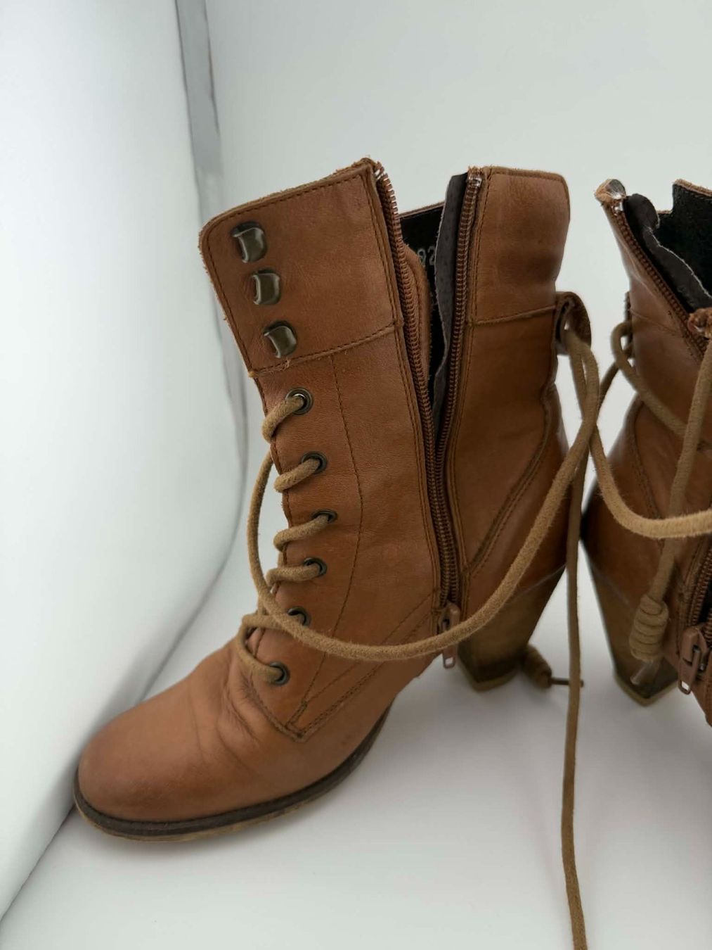Scarpe da donna: Braune Stiefeletten mit Absatz, Grösse 35 – Usato da Riehen venduto da edu_92w7 9