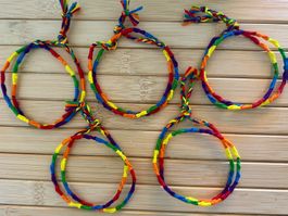 Set 5 Stück Regenbogen Armband - Neu & handgemacht